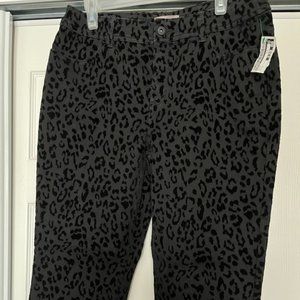 Dressy Denim Pants w/ Velvety Design
